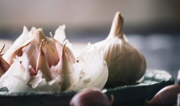 Чеснок размером с кулак: три подкормки — увеличивает урожай в 2,5 раза
