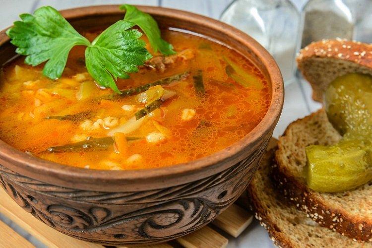 Рассольник, который потребуют на добавку: секрет вкуса из детства