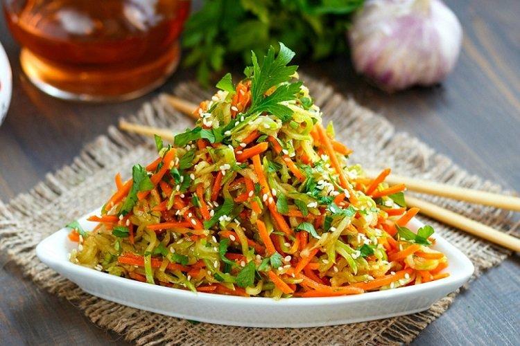 Салат, который исчезает первым: секрет корейской моркови