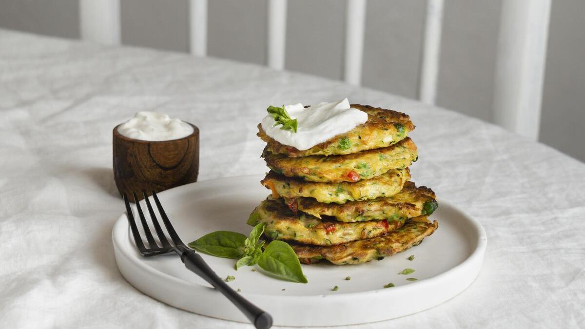 Зеленые оладьи, от которых невозможно оторваться: вкусный чит-код, чтобы съесть гору зелени