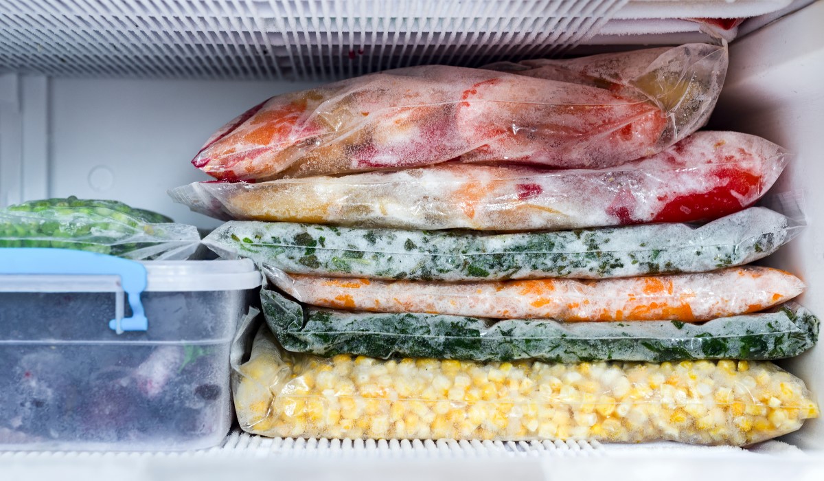 5 ошибок в морозилке, которые портят продукты: простой способ навести идеальный порядок