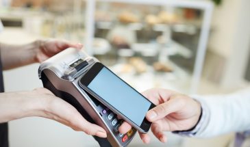 Оплата QR-кодом вместо карты: где ты теряешь деньги, а бизнес наживает миллионы — в чем подвох