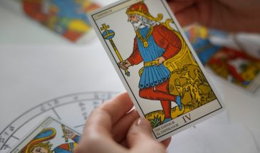 Карты Таро на 8–14 июня: Овнам — карьерный прорыв, Рыбам — денежный куш. Кому еще повезет?