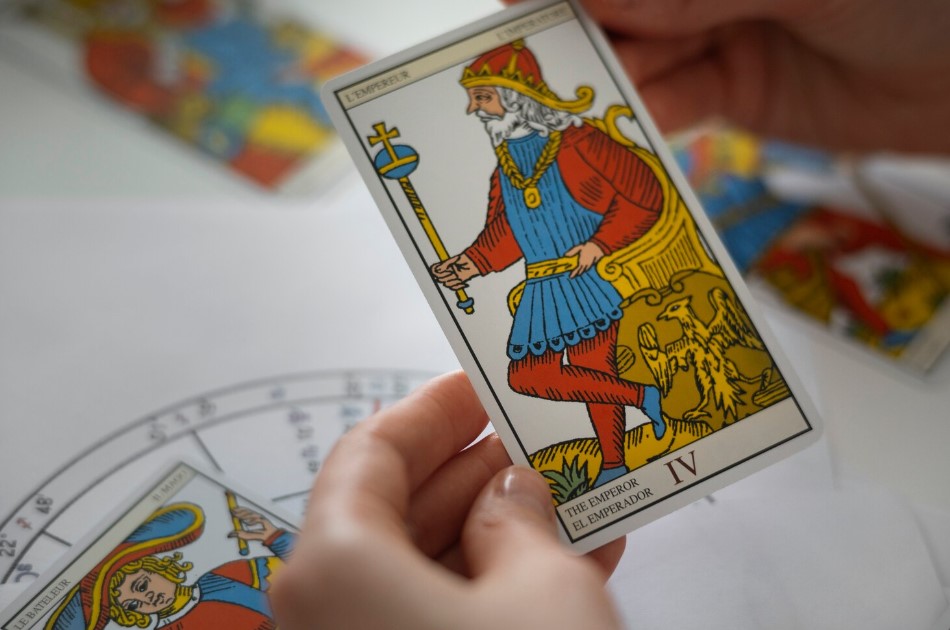 Карты Таро на 8–14 июня: Овнам — карьерный прорыв, Рыбам — денежный куш. Кому еще повезет?