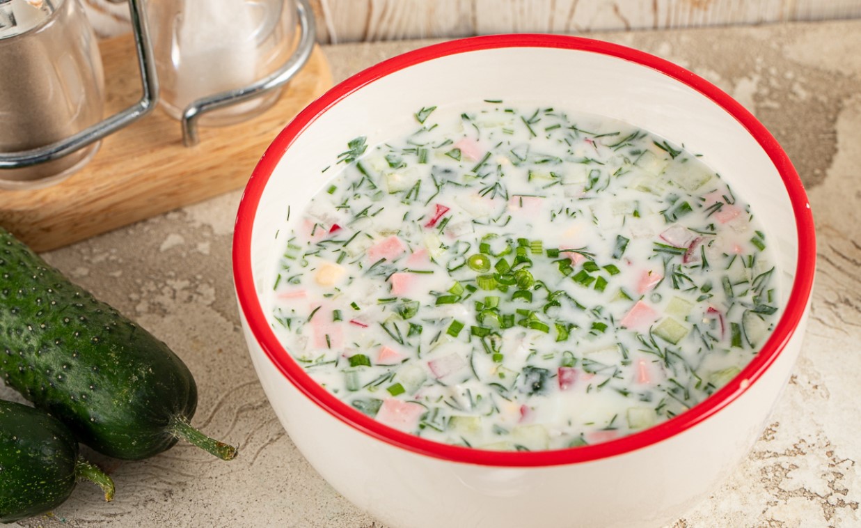 Забудьте про квас и кефир: окрошка на айране — тот самый вкус, который взорвёт ваше лето