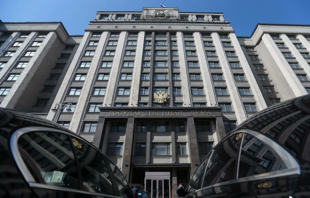 Депутаты хотят запретить себе иметь недвижимость за границей: объясняем, почему это показуха и лицемерие