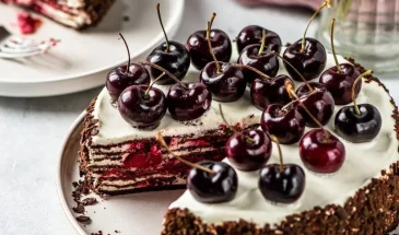 Торт «Пьяная вишня»: тот самый медовик с шоколадными коржами, который тает во рту