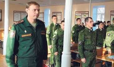 «Тыловые крысы» травили армию тушенкой из шкур и крахмала, пока бойцы гибли на передовой