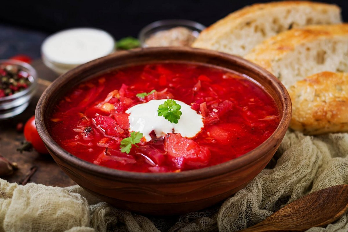 Борщ с квашеной капустой и салом: рецепт, который работает безотказно