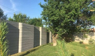 Крафтовый забор из 3D-принтера: технология, монтаж и экономия без ленточного фундамента