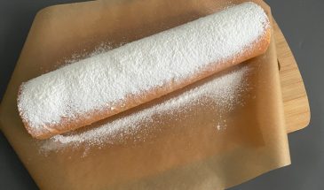 Домашний бисквитный рулет с яблочным повидлом: проверенный рецепт вкуса детства