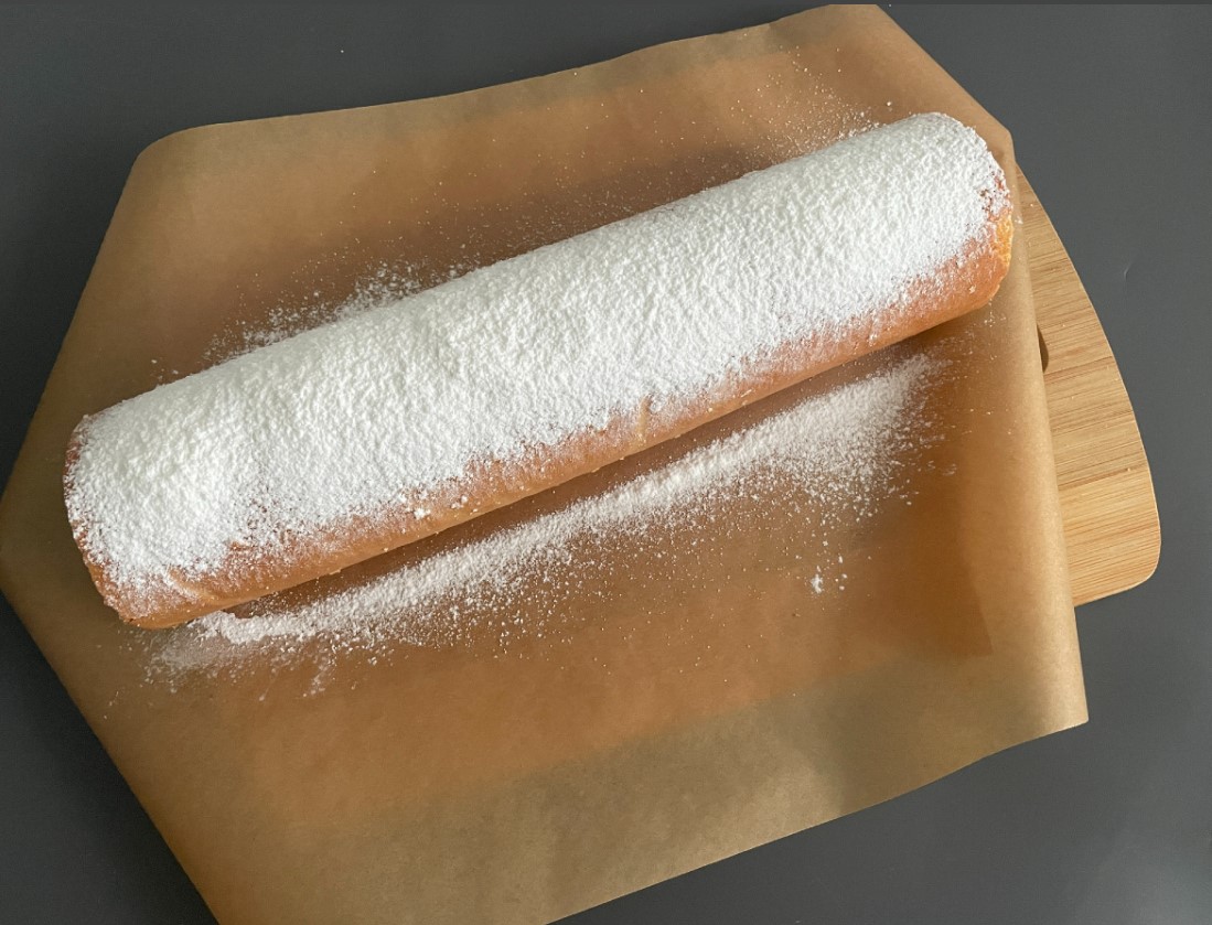 Домашний бисквитный рулет с яблочным повидлом: проверенный рецепт вкуса детства