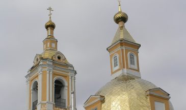 «Жизнь начнет преображаться»: как побороть нежелание идти в храм и почему воскресная служба — это необходимость, а не выбор