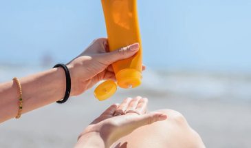 Прошлогодний солнцезащитный крем: эксперт объяснил, почему он превращается в бесполезную пустышку
