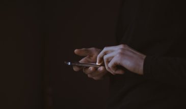 «Спецкурьер» в джинсах: как мошенники разводят людей от имени Фельдъегерской службы