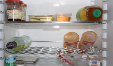 Что нельзя хранить в холодильнике летом: 5 продуктов