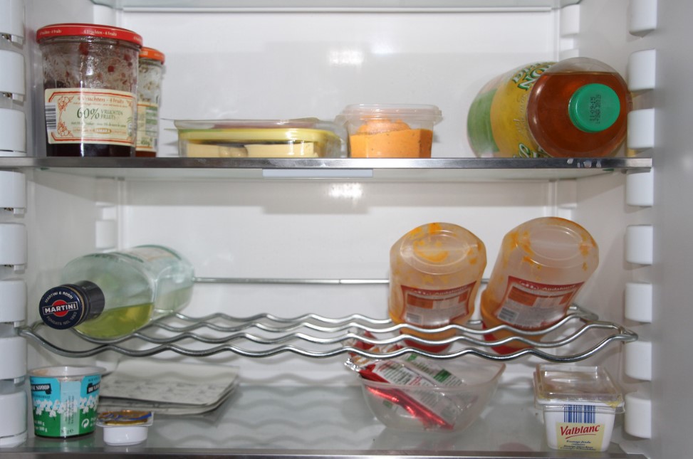 Что нельзя хранить в холодильнике летом: 5 продуктов