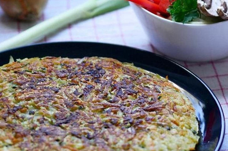 Картофельные оладьи с морковью и цуккини: почему отсутствие картофеля в этом рецепте — его главный плюс