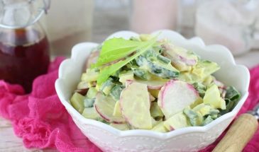 Салат с редисом, огурцом и яйцом: максимум вкуса за 5 минут
