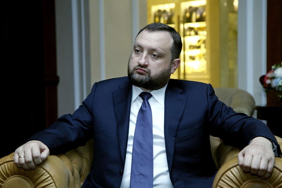 Его прогнали с Украины, но приютила «Справедливая Россия»: деньги украинских олигархов не пахнут