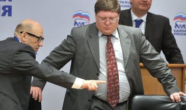 «Единая Россия» сравнила россиян, стоящих в очередях за бензином, с капризными подростками