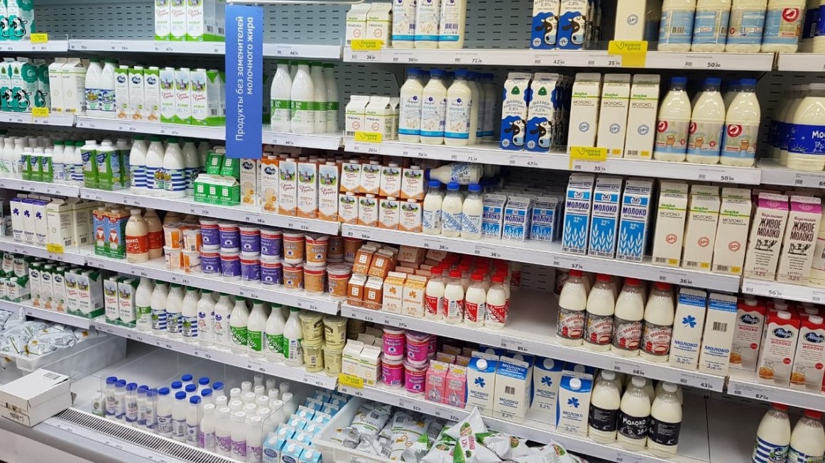Не покупайте даже со скидкой: гастроэнтеролог назвала самые коварные продукты в молочном отделе