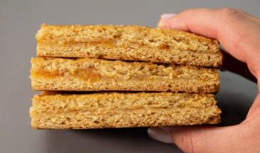 Пряная, мягкая, любимая: готовим медовую коврижку по классическому рецепту