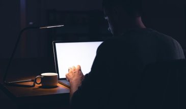 Бодрствуем ночью без вреда: лайфхаки для энергии и грамотного отдыха