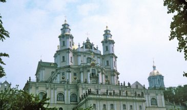 Праздник Почаевской иконы Божией Матери 5 августа: история чудес, традиции и молитвы