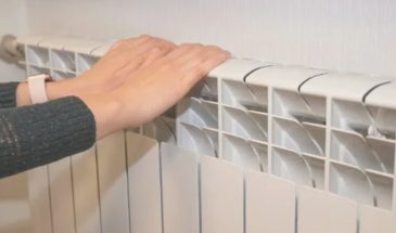 Мерзнете дома? 5 забытых советских лайфхаков, которые спасут квартиру от холода до включения отопления