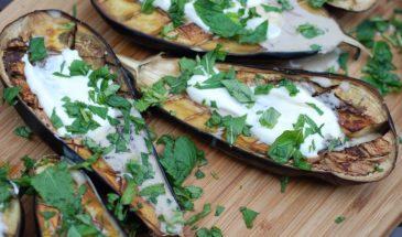Баклажаны-лодочки, фаршированные мясом и овощами: сочные, ароматные и невероятно вкусные