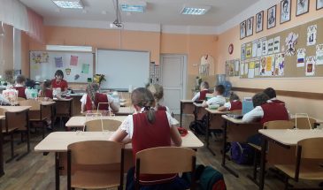 «Если все будут молча соглашаться, ничего не изменится»: как учительница из Хабаровска бросила вызов системе — и выиграла суд