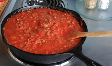 Одна добавка, которая взрывает вкус: секрет идеального томатного соуса для спагетти
