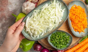 Хрустящая неделями: как правильно хранить капусту, чтобы она не превратилась в отходы