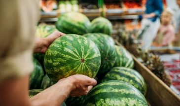 Смартфон вместо стука пальцем: как выбрать идеальный арбуз