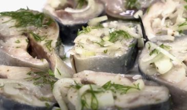 Нежнейшая малосольная скумбрия в пряном маринаде: тает во рту и готова всего за 24 часа