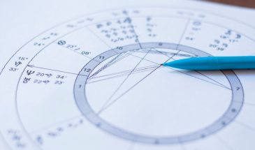 Астрологи назвали самые опасные дни октября: когда ждать обострения болезней и крупных ссор