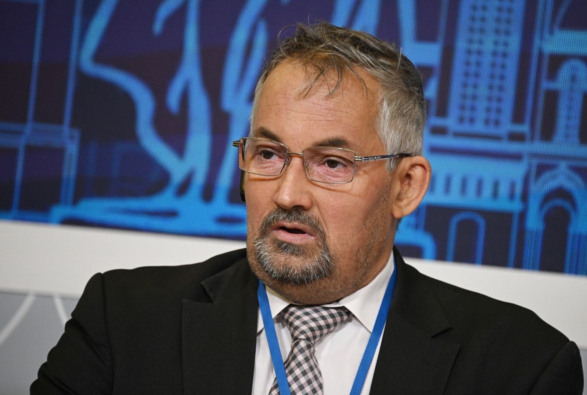 Анатомия глобального хаоса: от «Ш-образной» турбулентности к антропологической бездне