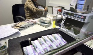 Деньги в тумбочке у Зины: наличные вместо вкладов — что это меняет