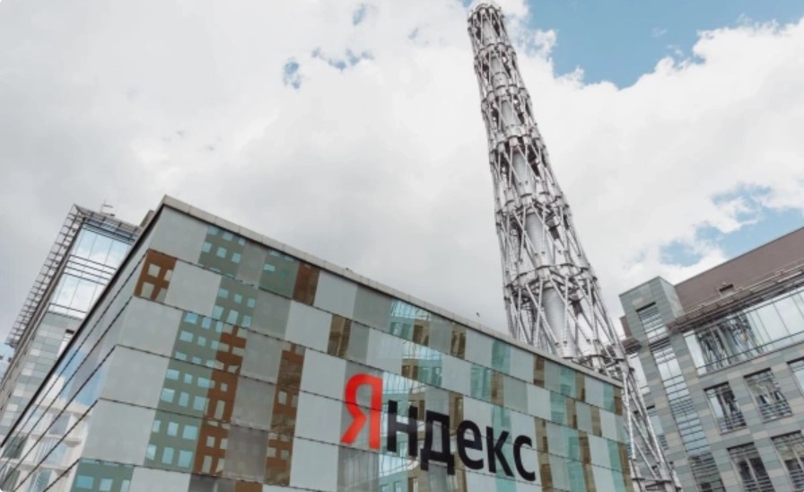 Парадокс «национального достояния»: почему россияне не сочувствуют Яндексу, когда его разносят в прах