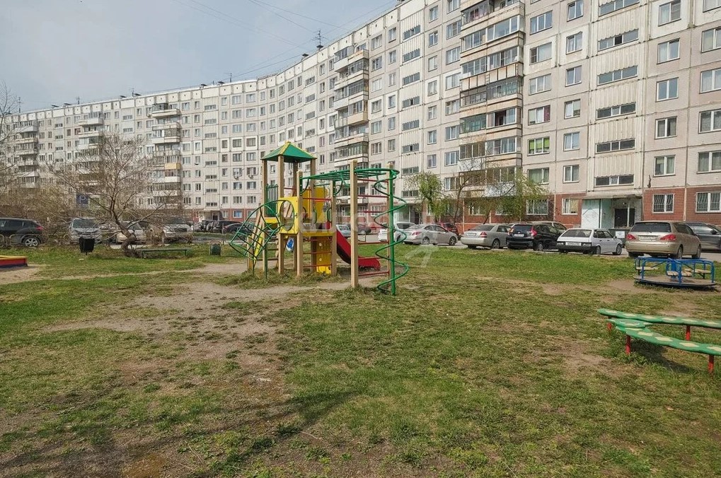 Полгода во тьме: после смены управляющей компании жильцы остались без света и чистоты — как действовать