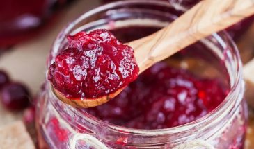 Варенье из клюквы за 15 минут: классический рецепт, который не засахарится
