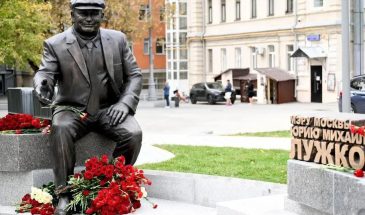 Памятник Лужкову за народные деньги, но без народной любви